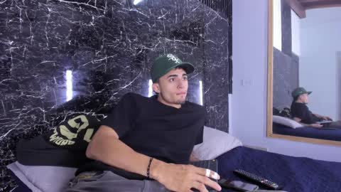 Snapshot of james_06_ chatting on 04.10.26 james_06_ online show from 04.10.26