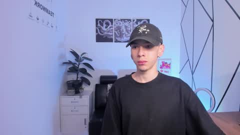 Snapshot of james_adamss_ chatting on 11.20.25 james_adamss_ online show from 11.20.25