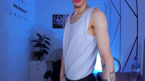 Snapshot of james_adamss_ chatting on 11.25.25 james_adamss_ online show from 11.25.25