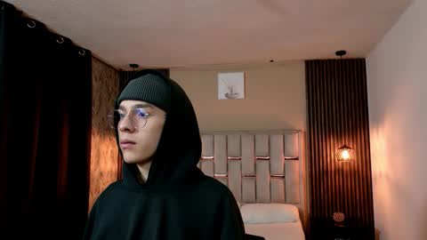 james_adamss_ online show from 02.11.26