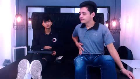 James y Kenet online show from 02.06.26