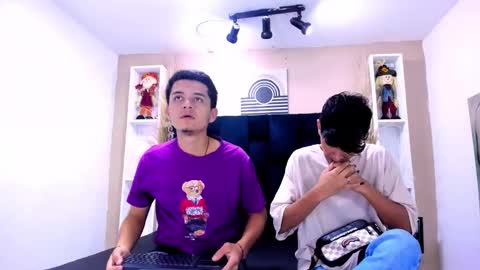 James y Kenet online show from 02.11.26