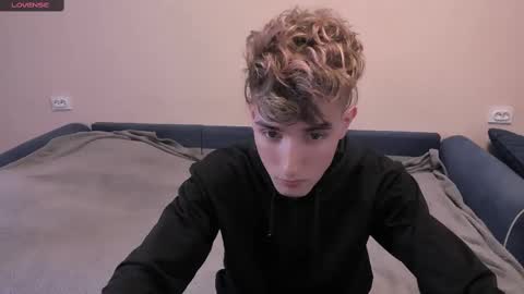 Snapshot of james_mil chatting on 03.07.25 James online show from 03.07.25