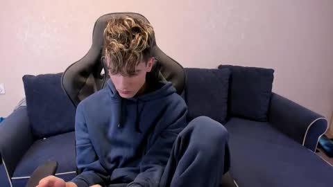 Snapshot of james_mil chatting on 11.11.25 James online show from 11.11.25