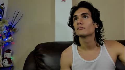 Snapshot of james_morrisonm chatting on 12.01.25 james_morrisonm online show from 12.01.25