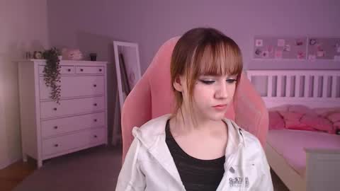 jamie_chung online show from 11.07.25