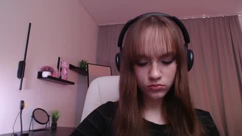 jamie_chung online show from 04.06.26