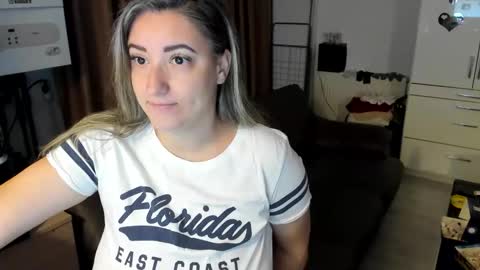 Snapshot of jamielane chatting on 11.24.25 jamielanecb online show from 11.24.25