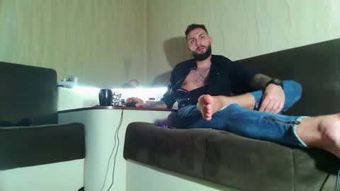 Snapshot of jamienoxus chatting on 02.22.25 Robbie online show from 02.22.25