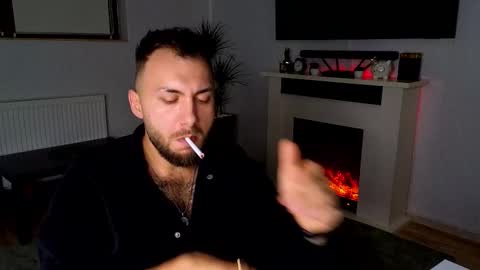 Snapshot of jamienoxus chatting on 11.17.25 Robbie online show from 11.17.25