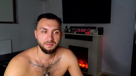 Snapshot of jamienoxus chatting on 11.19.25 Robbie online show from 11.19.25