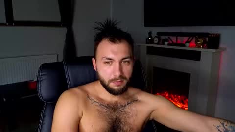 Snapshot of jamienoxus chatting on 12.02.25 Robbie online show from 12.02.25