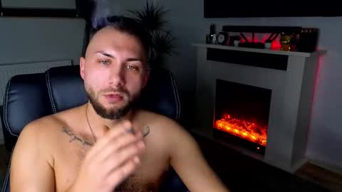 Snapshot of jamienoxus chatting on 12.05.25 Robbie online show from 12.05.25