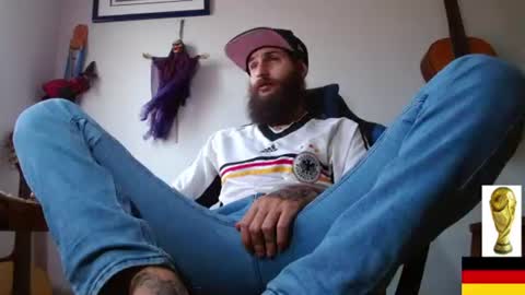Snapshot of jammes_owen chatting on 06.14.26 Jammes. online show from 06.14.26