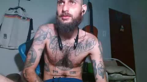 Snapshot of jammes_owen chatting on 06.25.26 Jammes. online show from 06.25.26