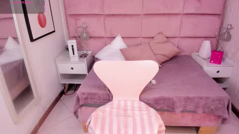 Janah Myers online show from 09.25.25