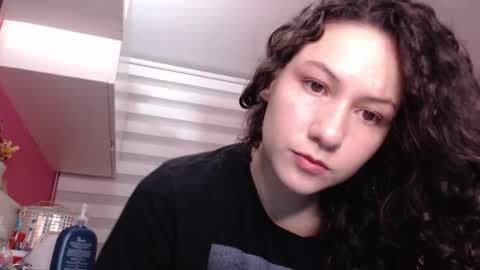 Snapshot of jane_r chatting on 10.27.25 Jane online show from 10.27.25