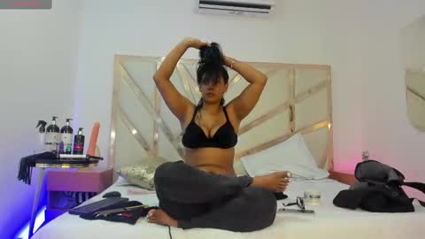 Snapshot of janna_foxx chatting on 11.09.25 Janna online show from 11.09.25