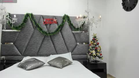 Snapshot of janna_foxx chatting on 12.17.25 Janna online show from 12.17.25