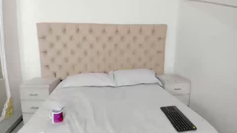 Snapshot of janneblossom chatting on 09.23.25 Janne online show from 09.23.25