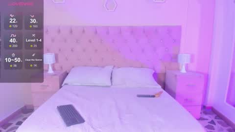 Snapshot of janneblossom chatting on 11.12.25 Janne online show from 11.12.25