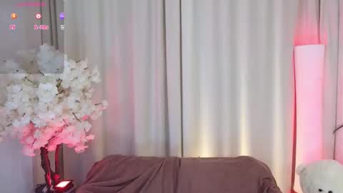 Snapshot of jannetjerkson chatting on 10.25.25 Janet online show from 10.25.25