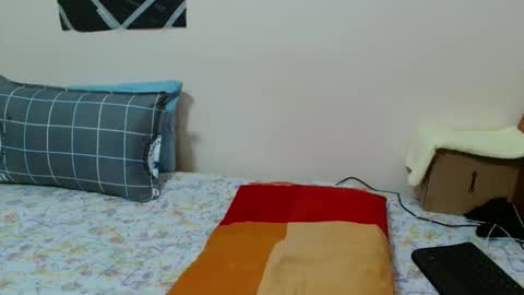 Snapshot of jannie_e chatting on 11.07.25 Jannie online show from 11.07.25