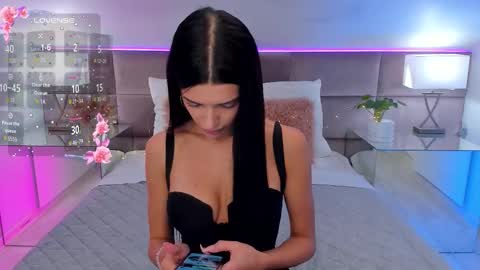 Snapshot of jasmilynn chatting on 09.18.25 Jasmi online show from 09.18.25