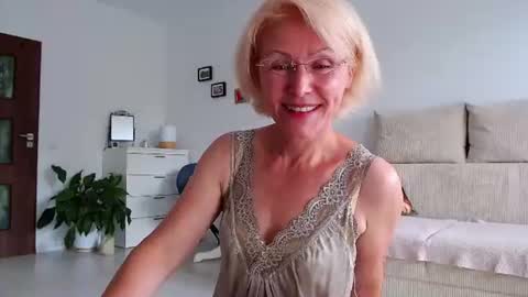 Snapshot of jasmin18v chatting on 07.04.26 Jasmin room for people 40 online show from 07.04.26