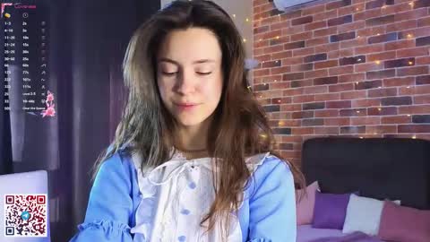 Snapshot of jasmindoroti chatting on 10.13.25 Chloe online show from 10.13.25