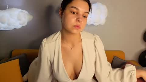 Snapshot of jasmine_burke chatting on 06.22.26 Jasmine Burke online show from 06.22.26