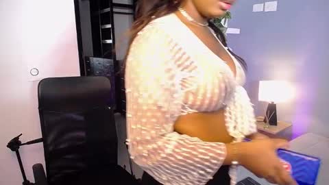 Snapshot of jasminecampbell chatting on 02.14.25 Instagram jasminecampbell1 online show from 02.14.25