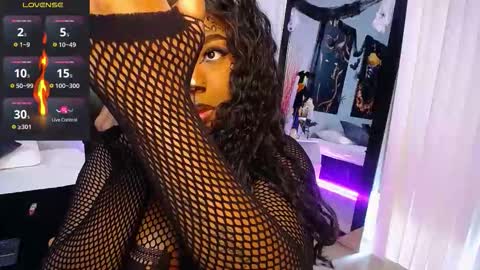 Snapshot of jasminecampbell chatting on 10.31.25 Instagram jasminecampbell1 online show from 10.31.25