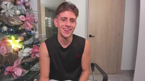 Snapshot of jasper__jones chatting on 12.17.24 JASPER JONES online show from 12.17.24