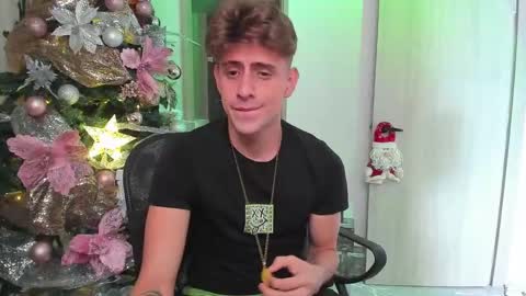 Snapshot of jasper__jones chatting on 12.18.24 JASPER JONES online show from 12.18.24