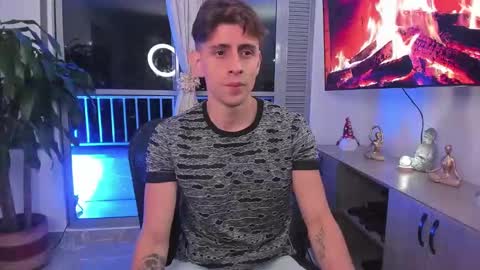 Snapshot of jasper__jones chatting on 01.01.25 JASPER JONES online show from 01.01.25