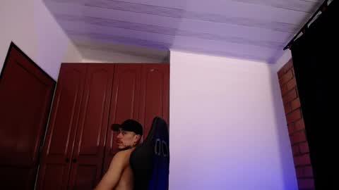 Snapshot of jasson_king01 chatting on 06.06.26 JKing online show from 06.06.26