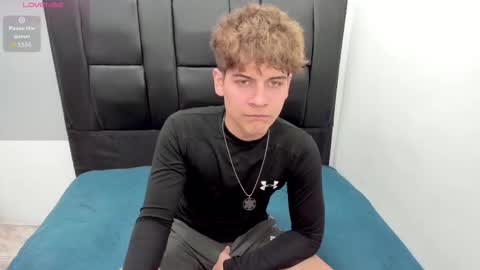 javierdiisousa online show from 10.21.25