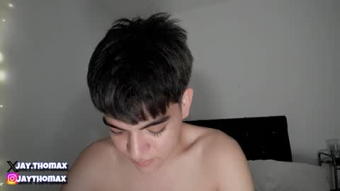 Snapshot of jaythomax chatting on 12.28.24 jaythomax online show from 12.28.24