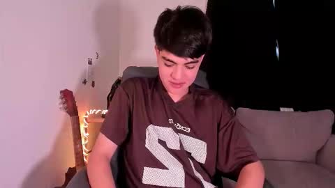 Snapshot of jaythomax chatting on 09.09.25 jaythomax online show from 09.09.25