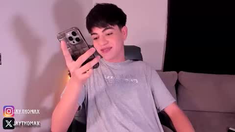 Snapshot of jaythomax chatting on 09.11.25 jaythomax online show from 09.11.25
