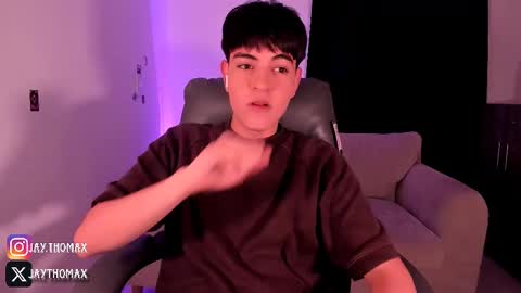 Snapshot of jaythomax chatting on 10.03.25 jaythomax online show from 10.03.25