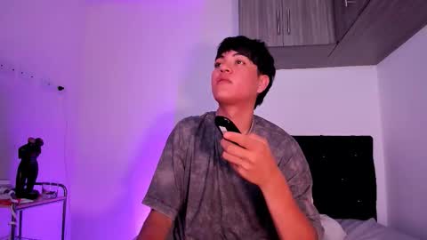 Snapshot of jaythomax chatting on 12.14.25 jaythomax online show from 12.14.25