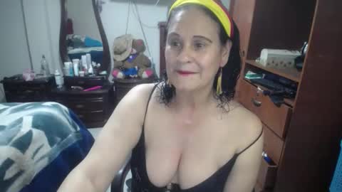 Snapshot of jazmin_rios chatting on 05.01.26 jazmim online show from 05.01.26