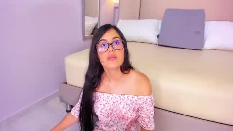 Snapshot of jazminmoree chatting on 06.12.26 Jazmin online show from 06.12.26