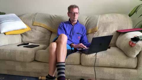 Snapshot of jcar57 chatting on 10.05.25 Jon online show from 10.05.25