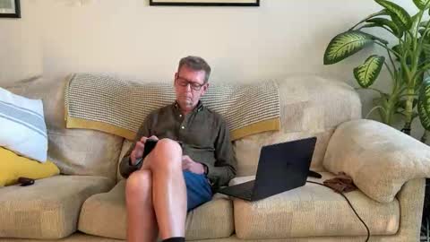 Snapshot of jcar57 chatting on 11.17.25 Jon online show from 11.17.25