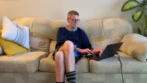 Snapshot of jcar57 chatting on 11.26.25 Jon online show from 11.26.25