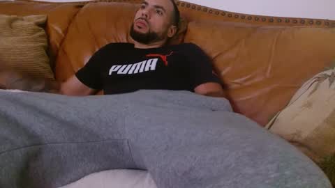 JcMax305 online show from 02.17.25