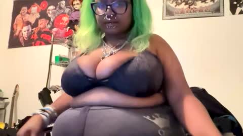 Snapshot of jdx00 chatting on 11.15.25 jdx00 online show from 11.15.25